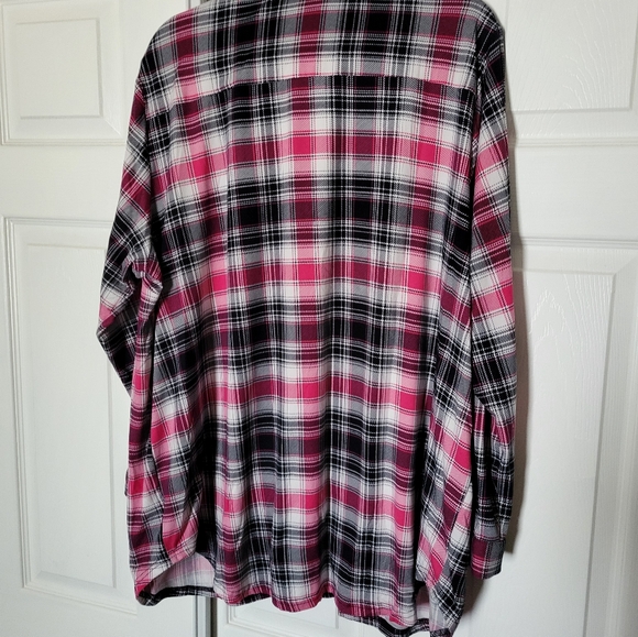 Ladies 2xl long sleeve pink plaid top - Picture 2 of 4
